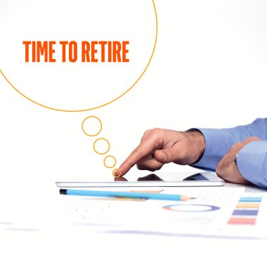 Tablet pc kullanan işadamı