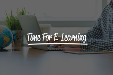 işadamı ofis dizüstü bilgisayar ile çalışma