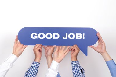 konuşma balonu tutan insanlar