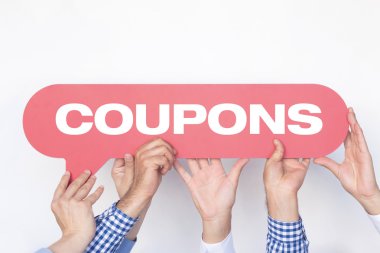 konuşma balonu tutan insanlar