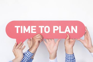 Bir grup insan konuşma balonu holding