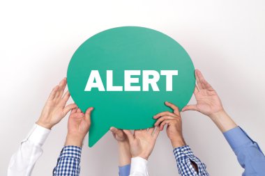 Bir grup insan konuşma balonu holding