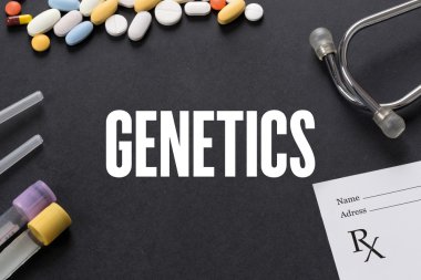 siyah arka plan ile ilaç