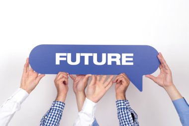 Bir grup insan konuşma balonu holding