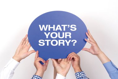 konuşma balonu tutan insanlar