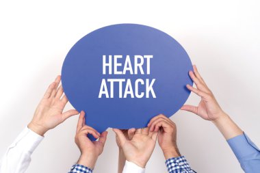 konuşma balonu tutan insanlar