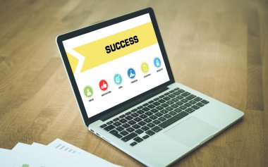 Konsept dizüstü bilgisayar ekranında