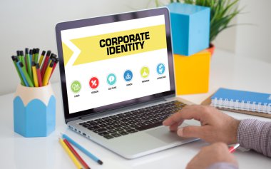 Konsept dizüstü bilgisayar ekranında