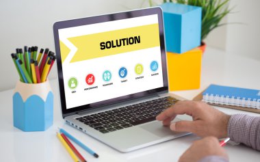 Konsept dizüstü bilgisayar ekranında