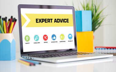 Konsept dizüstü bilgisayar ekranında