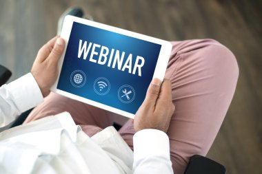 tablet pc kullanan kişiler