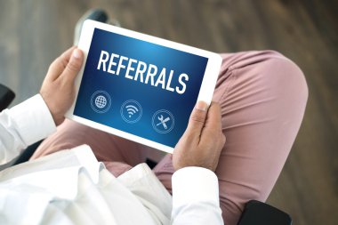 tablet pc kullanan kişiler