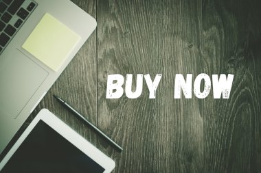 Metin üstünde okul sırası şimdi satın almak 