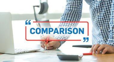 Ofiste çalışan iş adamı. 