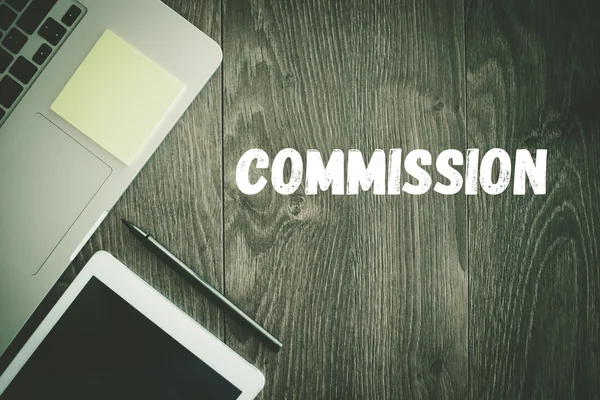 Kommissionens text på skrivbord — Stockfoto