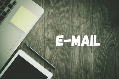  E-posta metin üstünde okul sırası