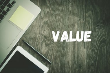 Değer metin üstünde okul sırası 