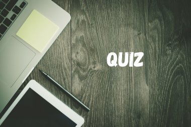 Quiz metin üstünde okul sırası