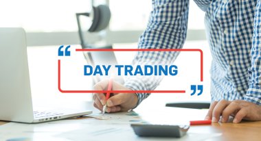 Ofiste çalışan iş adamı. 