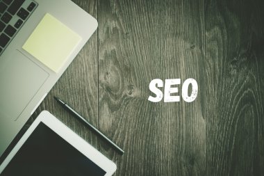  SEO metin üstünde okul sırası