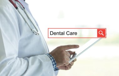 Tablet pc kullanan doktor