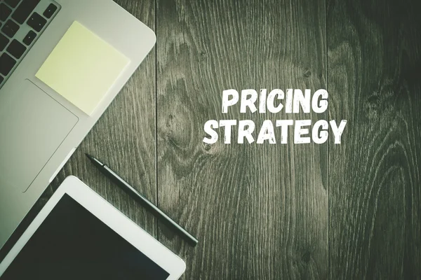 STRATEGIA PRICING testo sulla scrivania — Foto Stock