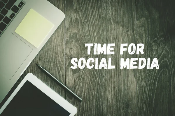 TIME FOR SOCIAL MEDIA text — Stock Photo, Image