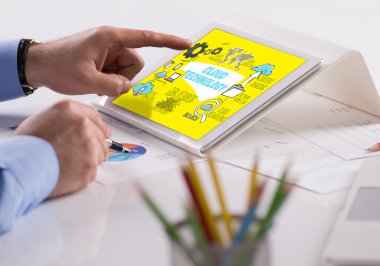 Bulut teknoloji kavramı bir ekranda