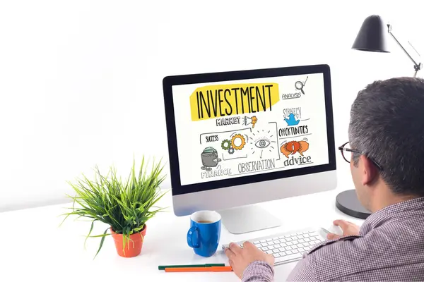 Investitionstext auf dem Bildschirm. — Stockfoto