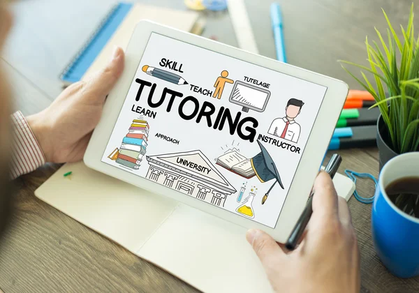 TUTORING texto en pantalla —  Fotos de Stock