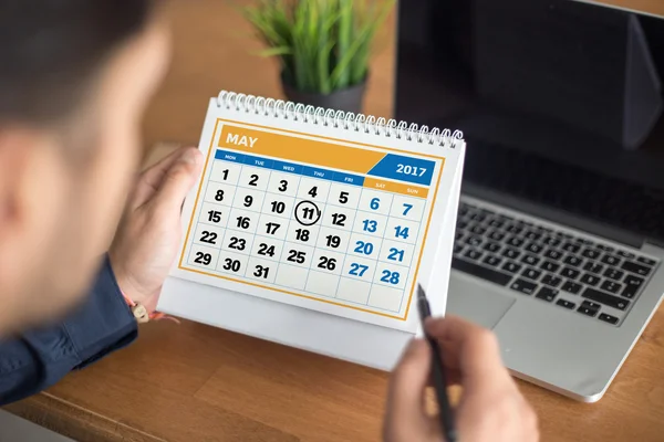 Markierung auf dem Kalender am Datum — Stockfoto