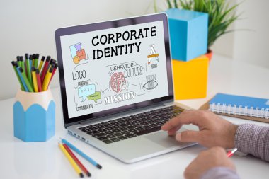 Kurumsal Kimlik metin üstünde perde