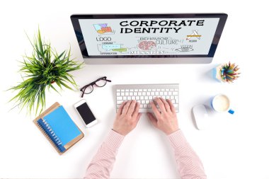 Kurumsal Kimlik metin üstünde perde