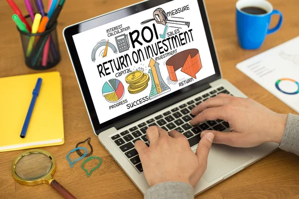 ROI ritorno e investire testo — Foto Stock