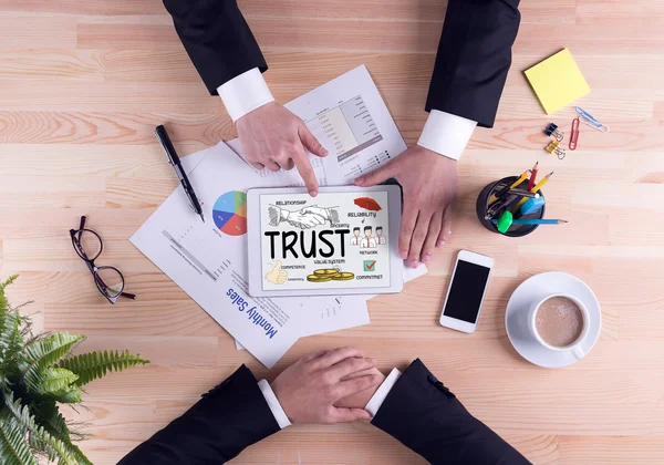 Trust szó a képernyőn. — Stock Fotó