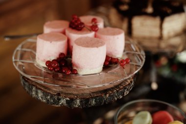 rustik yemek servisi açık büfe tablo lezzetli tatlı gıda ile