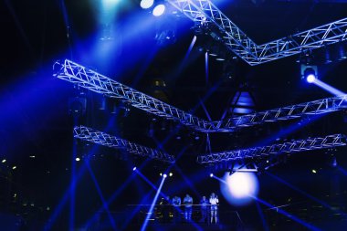 gece parti rave konser