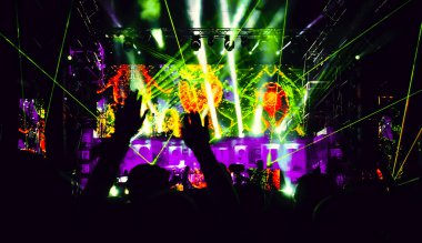 gece parti rave konser