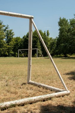 Eski yatıştırıcı kapısı. Eski futbol kapısı