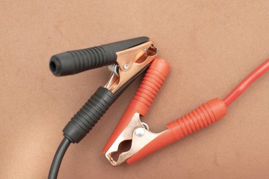 Kahverengi arkaplanda timsah derisi klip