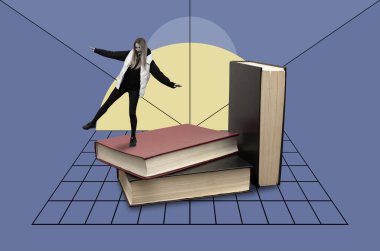 Bir yığın kitabın üzerinde duran bir kadınla kolaj.