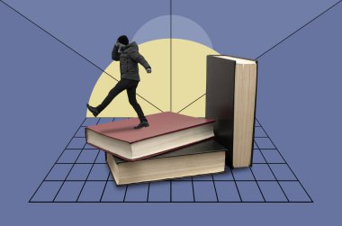 Bir kitap yığınının üzerinde yürüyen bir adamla kolaj.