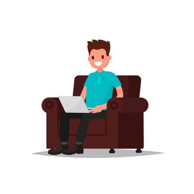 Bir sandalyede oturuyor el içinde belgili tanımlık laptop olan adam. Freelancer iş