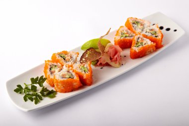 Kireç ve zencefil ile Somon suşi tabak