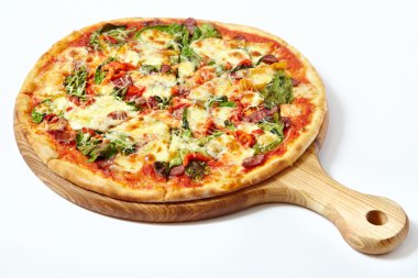 Pizza ile üzerine beyaz izole sosis