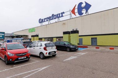 Carrefour Alışveriş Merkezi, Cocentaina, 29 Aralık 2025, İspanya