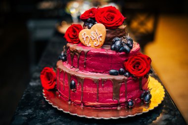 pembe düğün pastası 