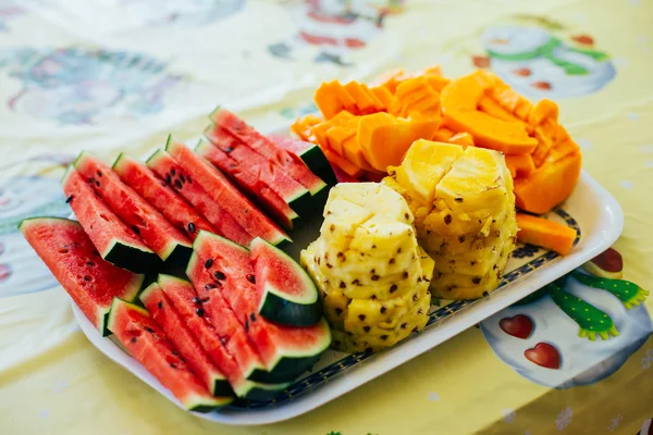 Fresh Fruits on plate — Stock Photo, Image