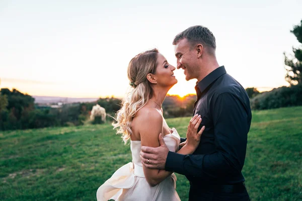 Casamento elegante casal — Fotografia de Stock