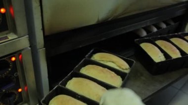 Ekmek fırında. 